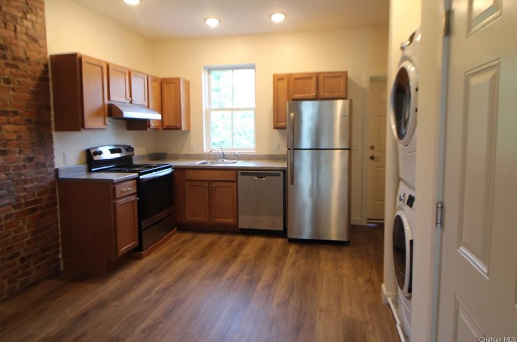45 Lander St, Newburgh NY  12550-4939 exterior
