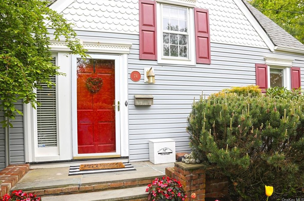 74 Huntville Rd, Katonah, NY 10536-1927