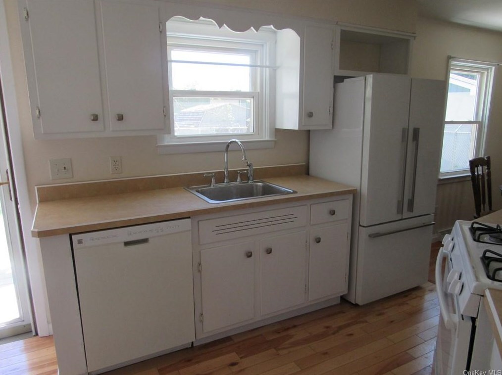 74 Montgomery St, Goshen NY  10924-1515 exterior