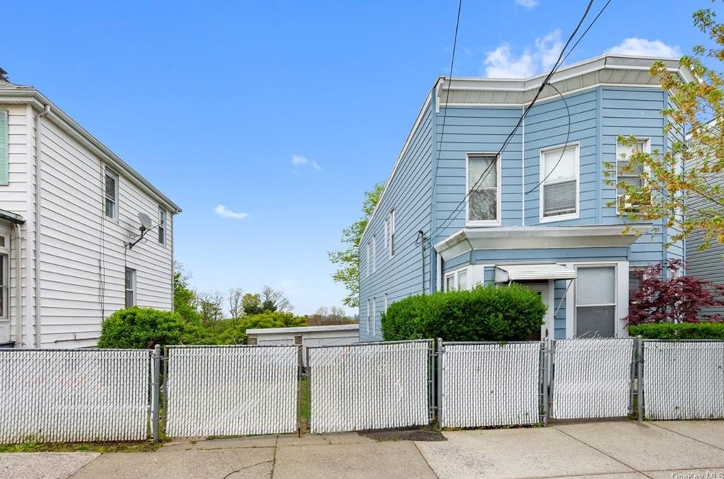 34 Alder St, Yonkers, NY 10701-4502