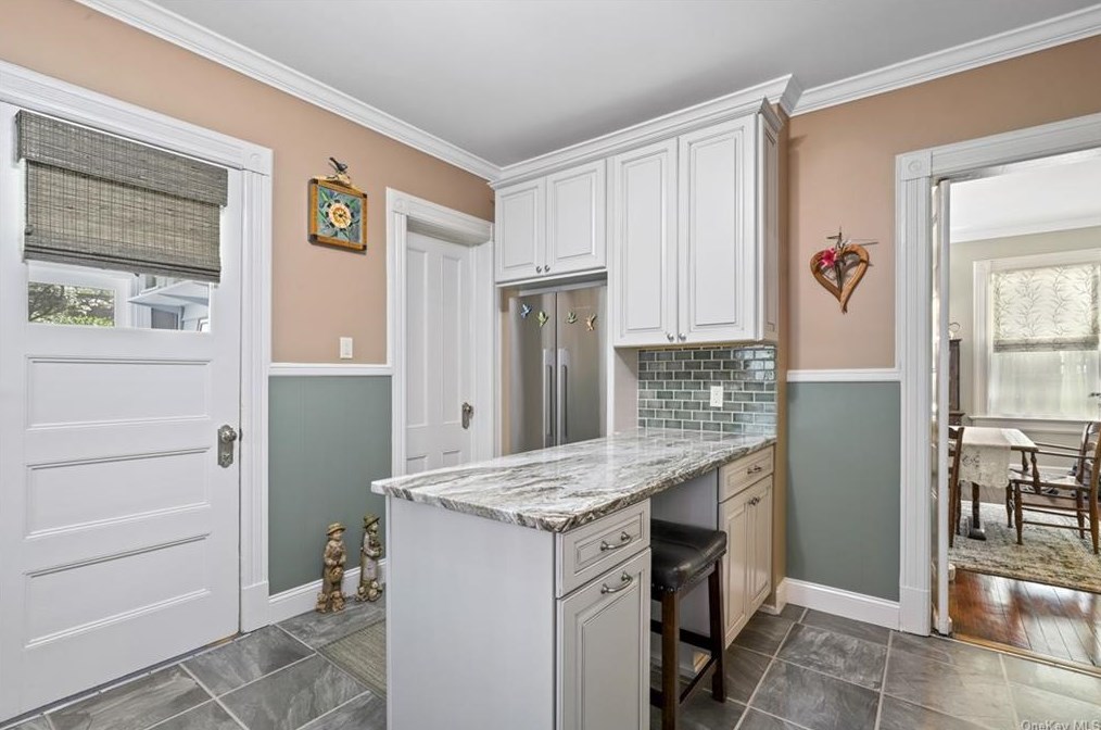 48 Bedford Rd, Katonah NY  10536-2119 exterior