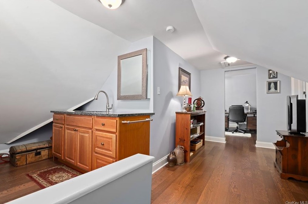 48 Bedford Rd, Katonah NY  10536-2119 exterior