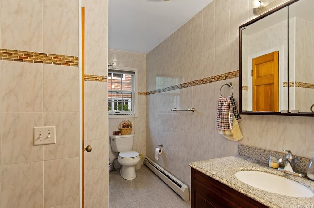 51 Van Wyck St, Croton On Hudson NY  10520-2525 exterior