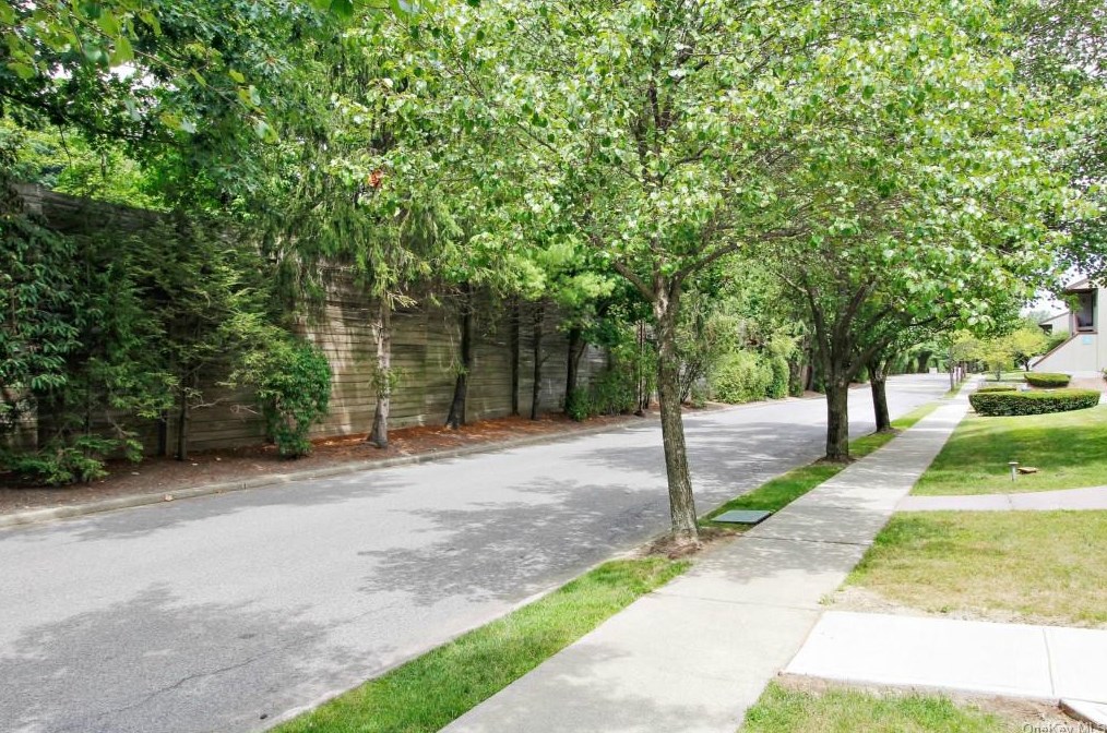 305 N Greeley Ave, Chappaqua, NY 10514