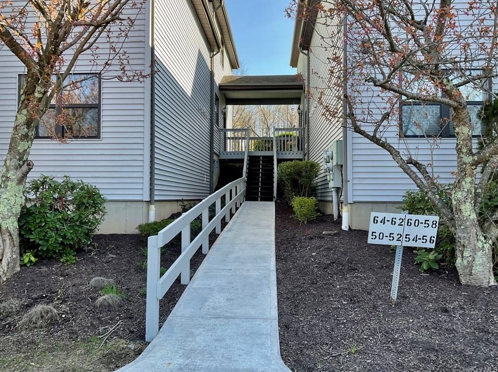60 Bonney Ct, Monroe, NY 10950-3945