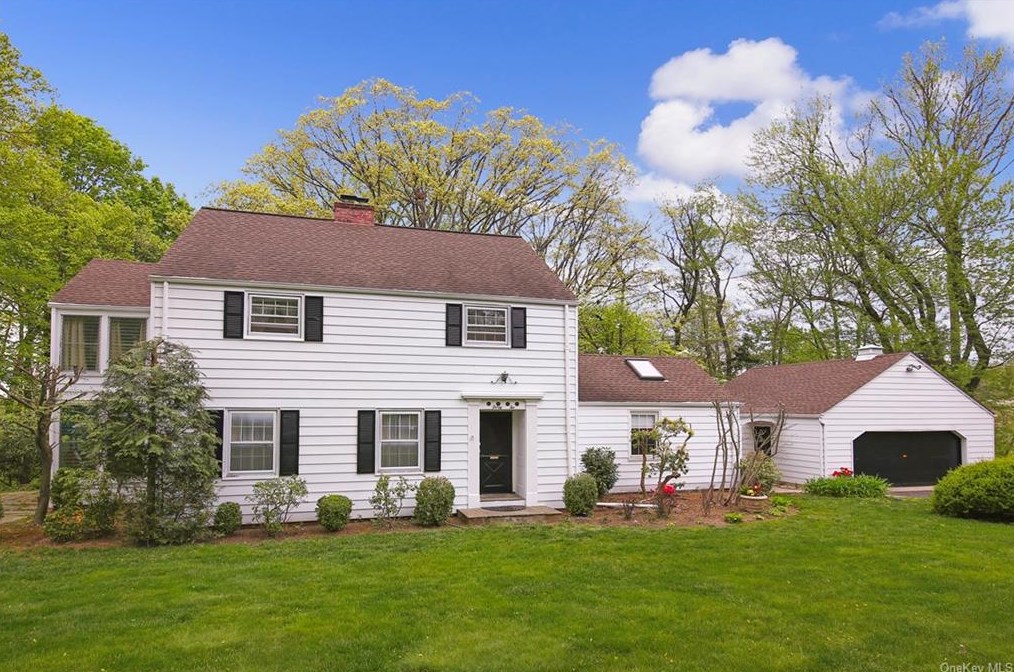 32 Taylor Rd, Valhalla, NY 10595