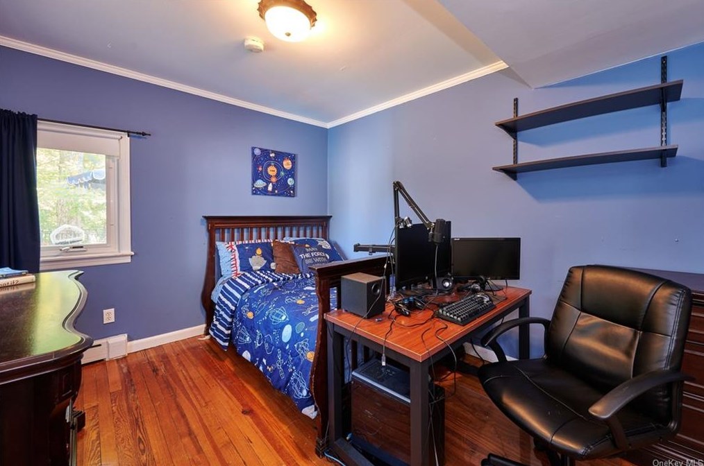 1059 Quaker Bridge Rd, Croton On Hudson NY  10520-3513 exterior