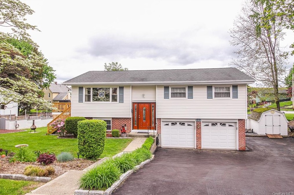 143 Cole Ct, Buchanan, NY 10511