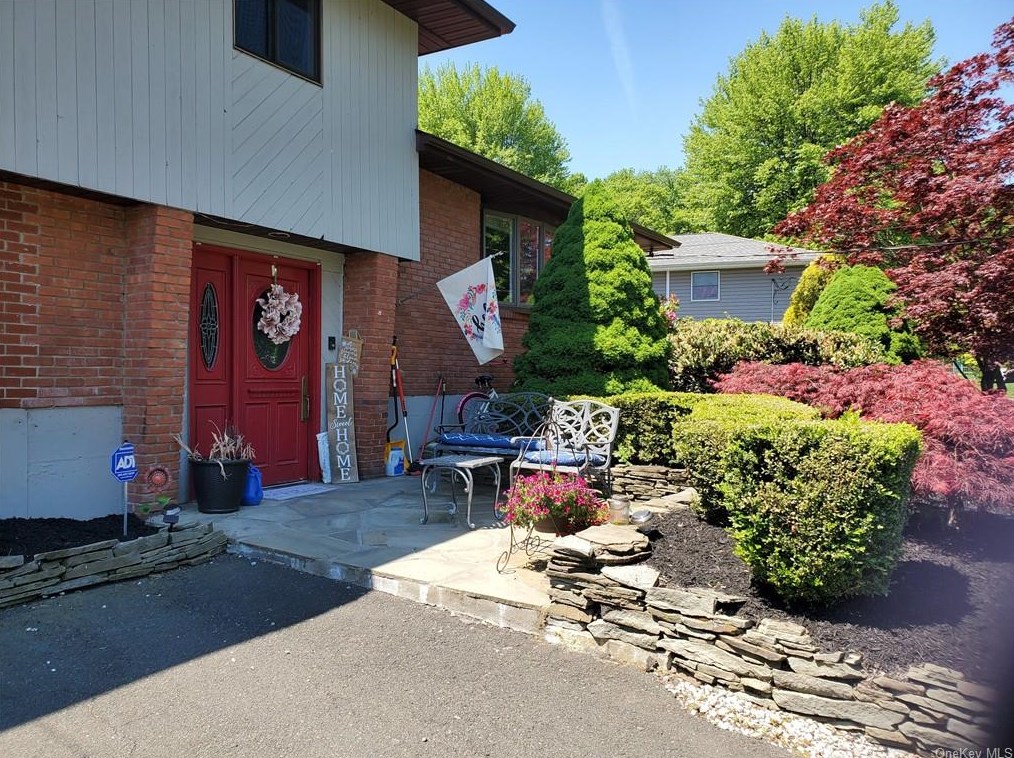 30 Bontecou Rd, Stony Point, NY 10980
