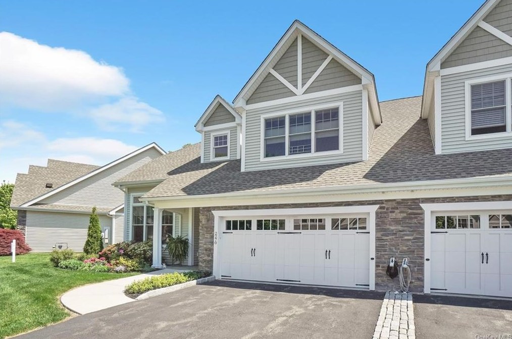 2270 Dalton Dr, Cortlandt Manor, NY 10567-3214