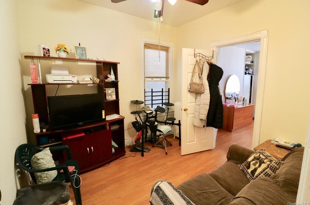 34 Victor St, Yonkers NY 10701-3446 exterior