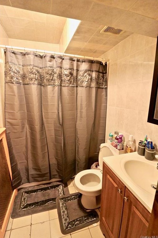 34 Victor St, Yonkers NY 10701-3446 exterior