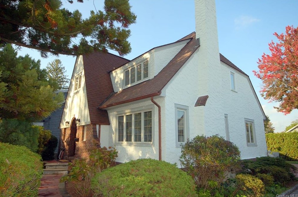 430 Rushmore Ave, Mamaroneck, NY 10543