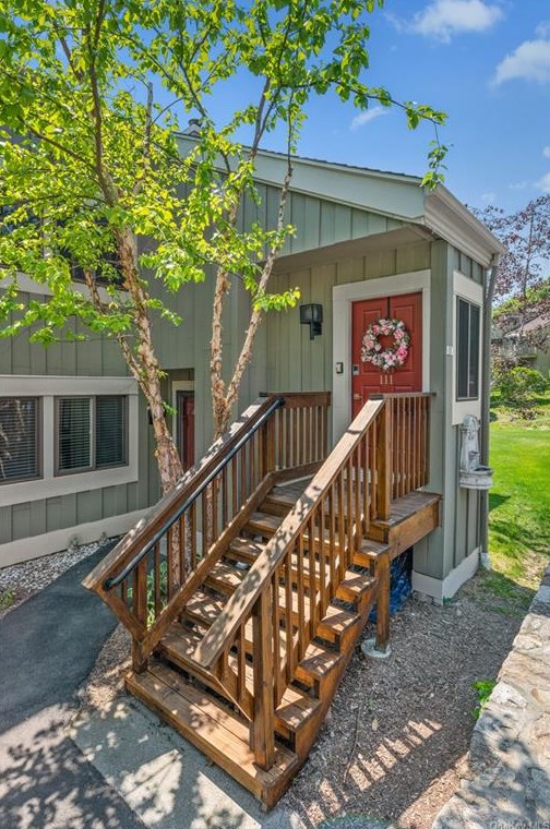 111 Oakridge Dr, Lewisboro, NY 10590
