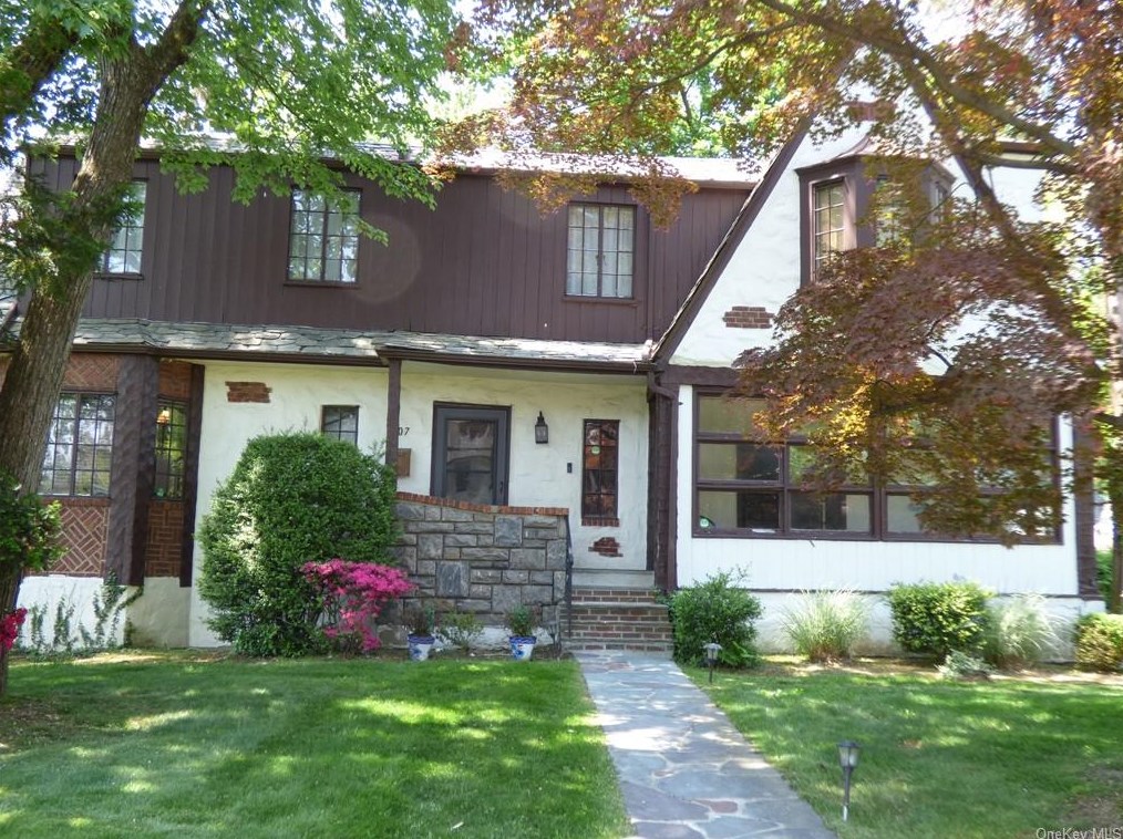 207 Madison Rd, Scarsdale, NY 10583