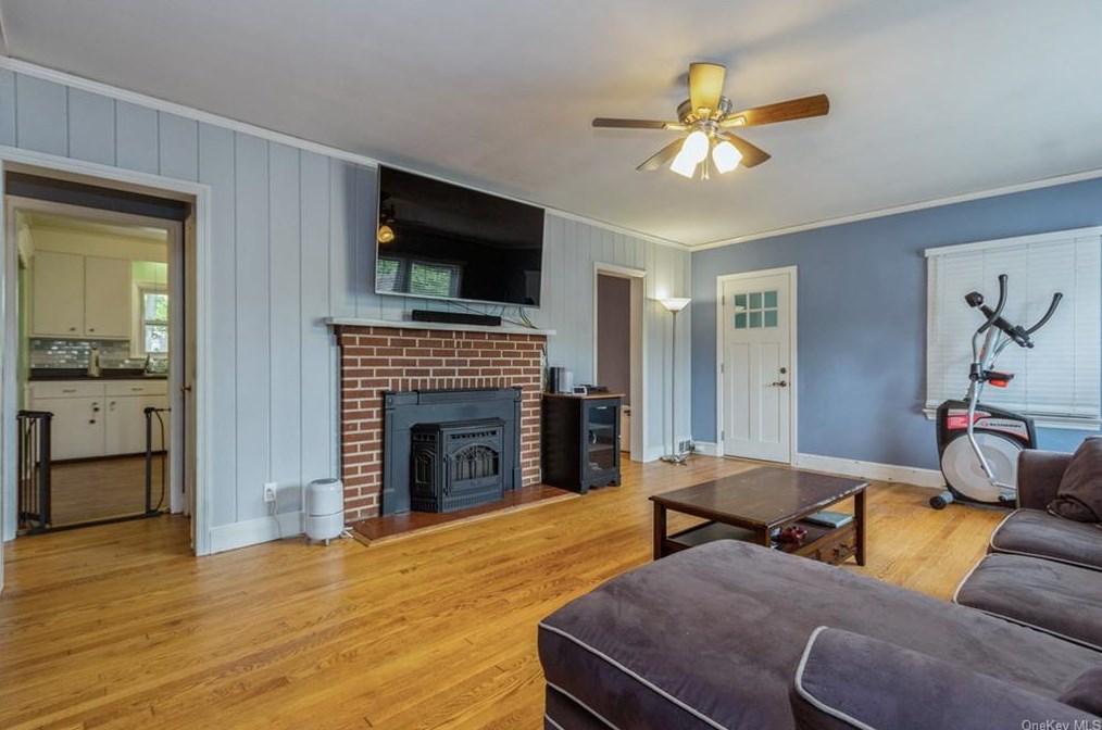 235 Husted Ave, Peekskill, NY 10566-3125