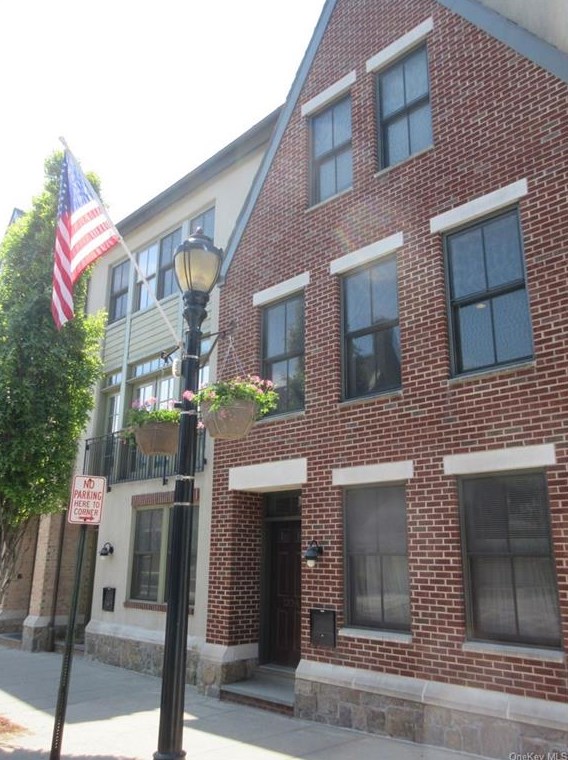 120 Main St Apt A, Yonkers, NY