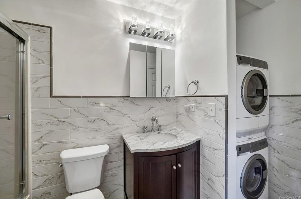 10 Waterview Est, Peekskill NY  10566-4437 exterior