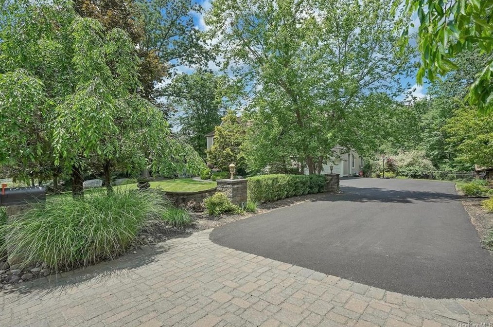 7 Senator Levy Dr, Airmont, NY 10901