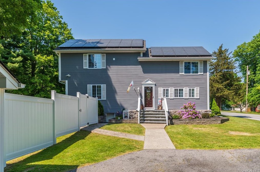 59 Fostertown Dr, Newburgh, NY 12550-8711
