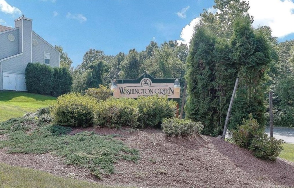 1036 Washington Grn, Newburgh, NY 12553-6910