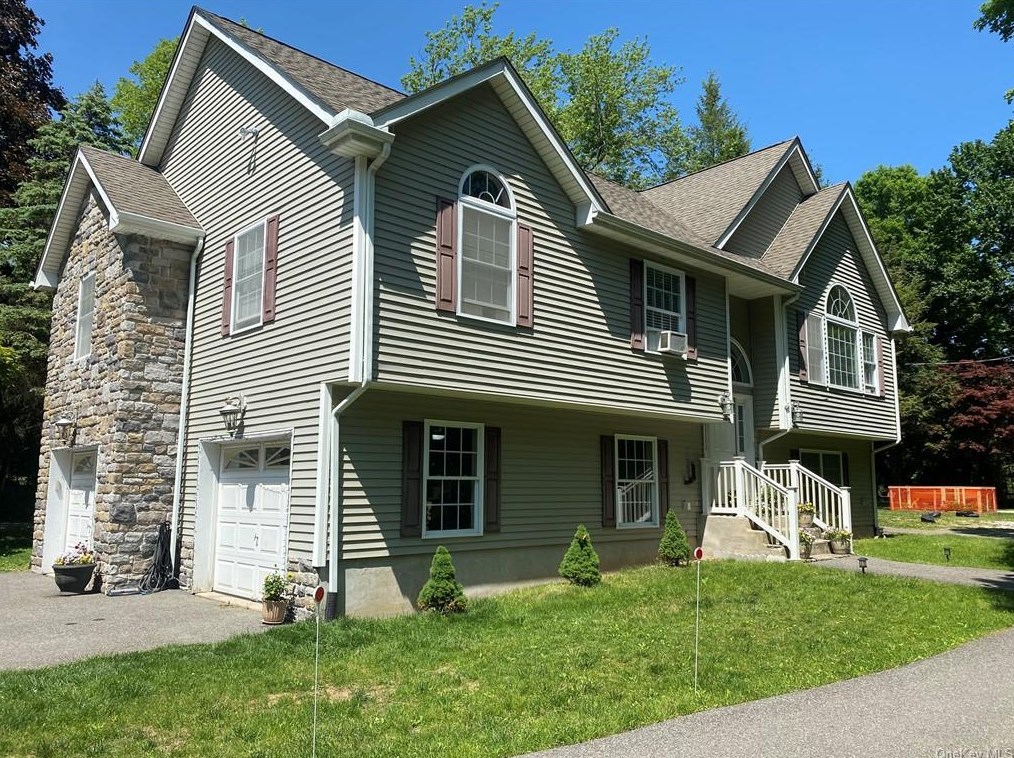 28 Front St, Mahopac, NY 10541