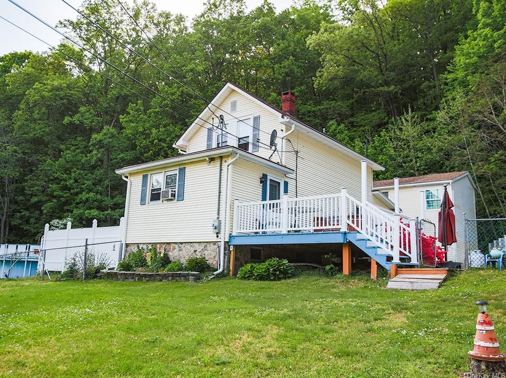 47 Lime Kiln Rd, Port Jervis, NY 12771-2333