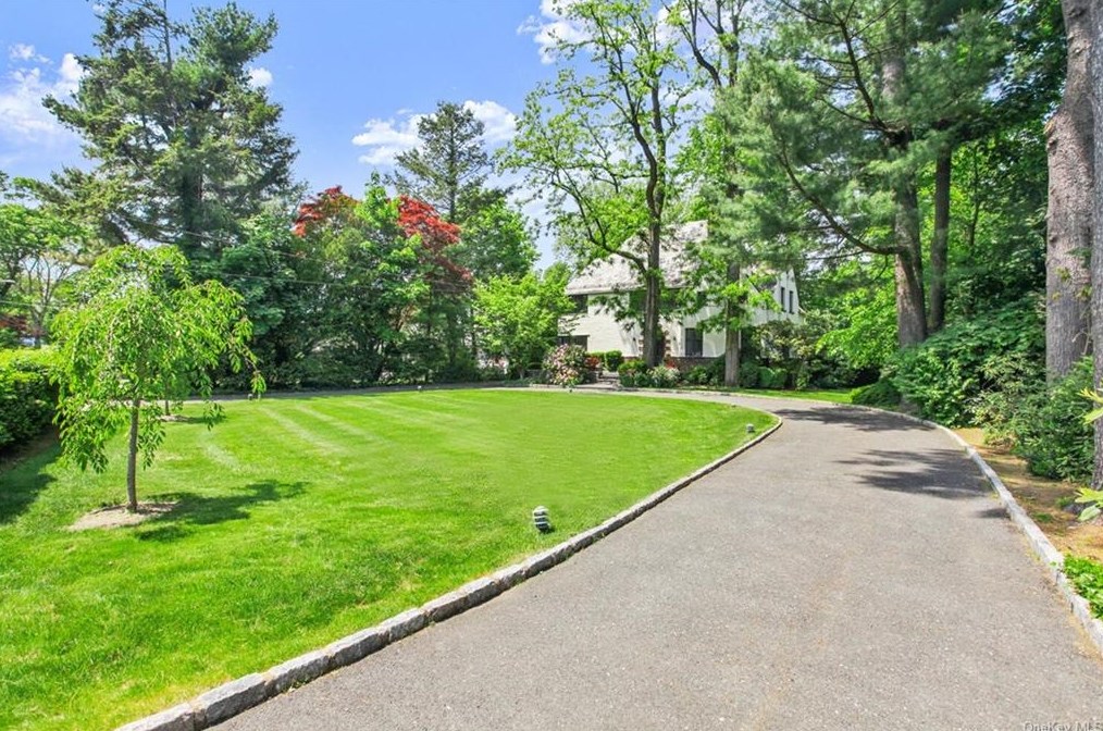 33 Greenacres Ave, Scarsdale, NY 10583