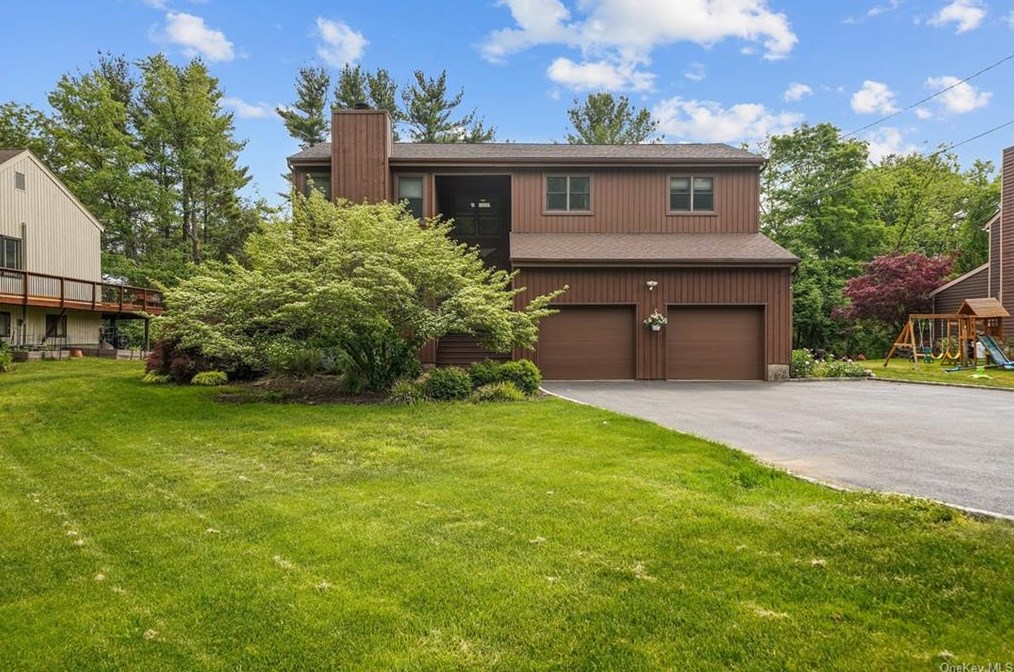 54 Furnace Woods Rd, Cortlandt Manor, NY 10567-6436