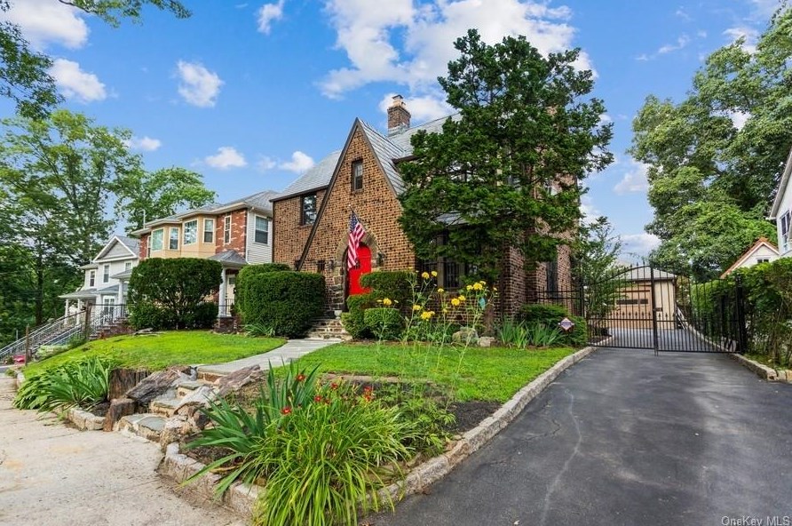 421 Tecumseh Ave, Mount Vernon, NY 10553