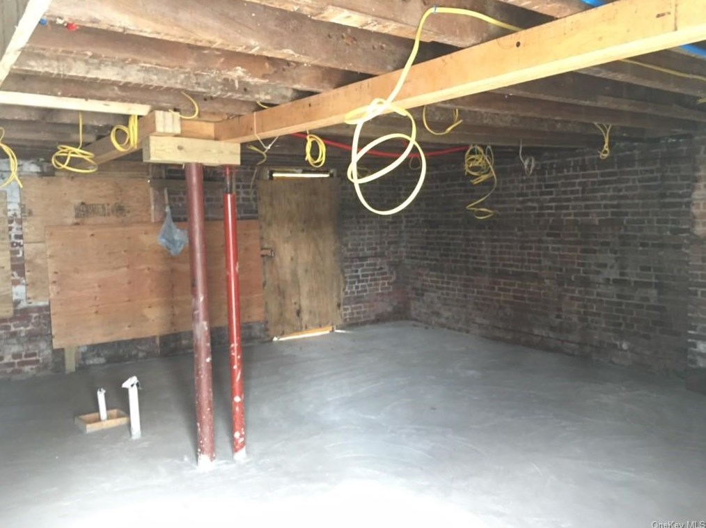25 City Ter, Newburgh, NY 12550-4823