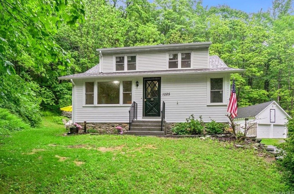 1025 Peekskill Hollow Rd, Tompkins Corners, NY 10579