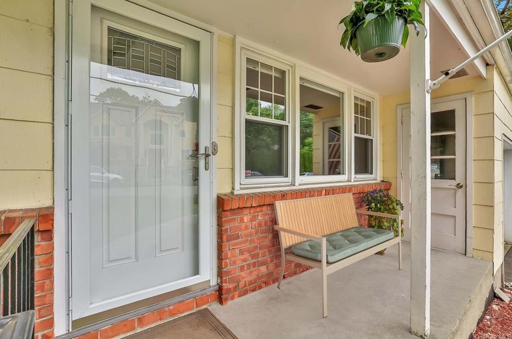 33 Blanchard Ave, Dobbs Ferry, NY 10522-1531