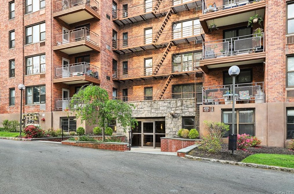 117 S Highland Ave #4e, Crotonville, NY 10562