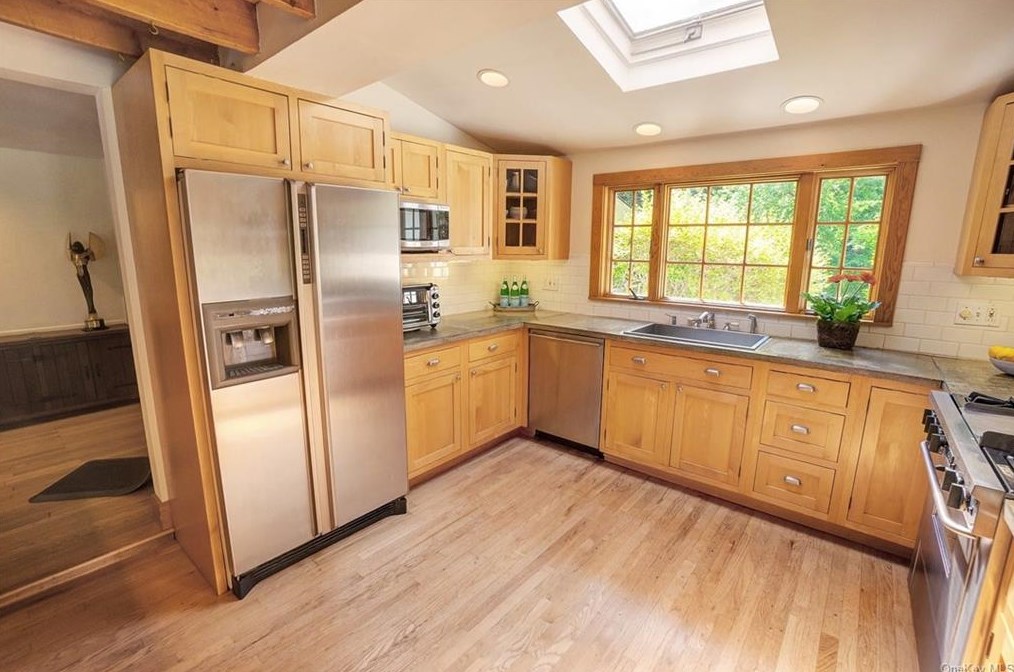 80 Tripp St, Mount Kisco NY  10549-4624 exterior