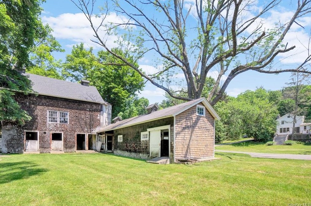 80 Tripp St, Mount Kisco NY  10549-4624 exterior