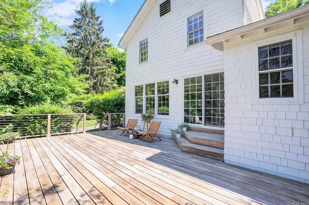 80 Tripp St, Mount Kisco NY  10549-4624 exterior