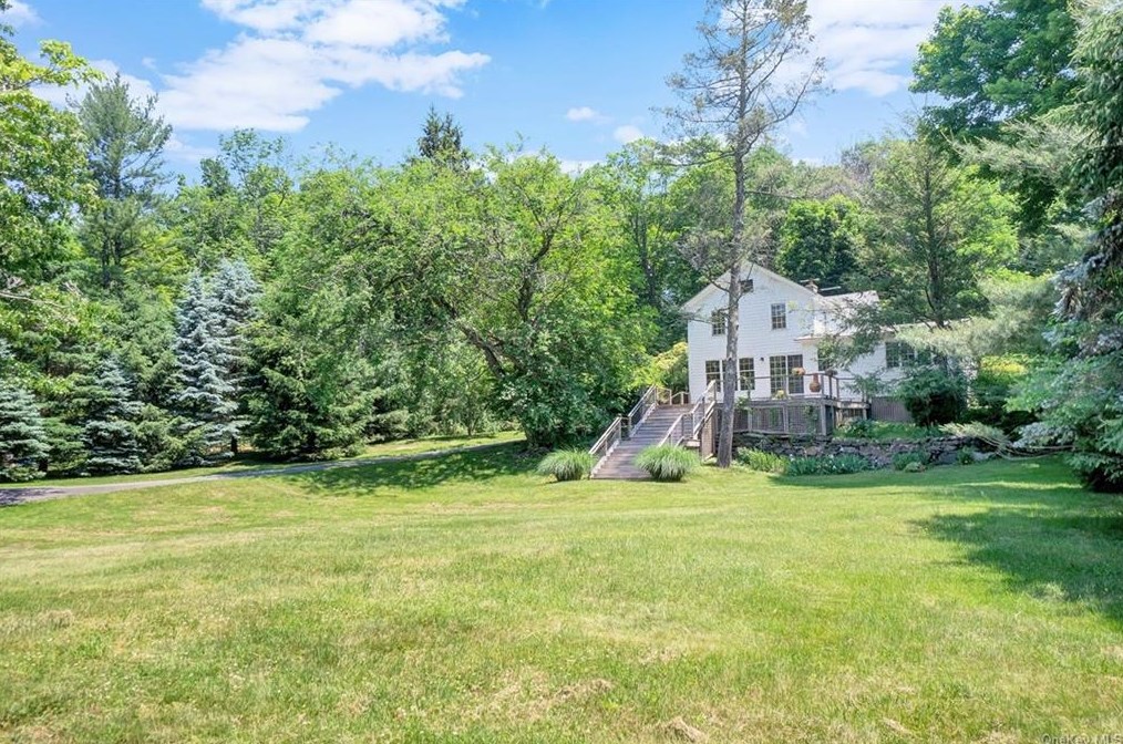 80 Tripp St, Mount Kisco NY  10549-4624 exterior