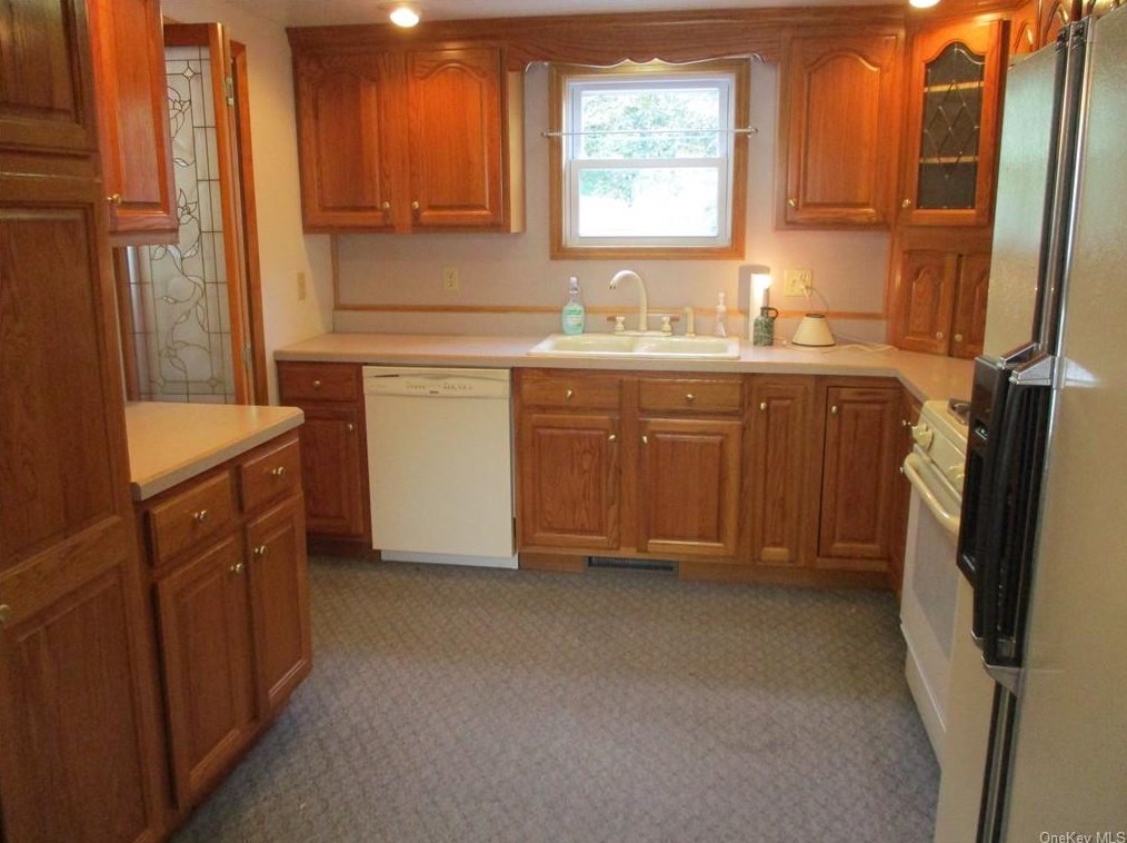 7 Upper Canal St, Port Jervis, NY 12771-1242