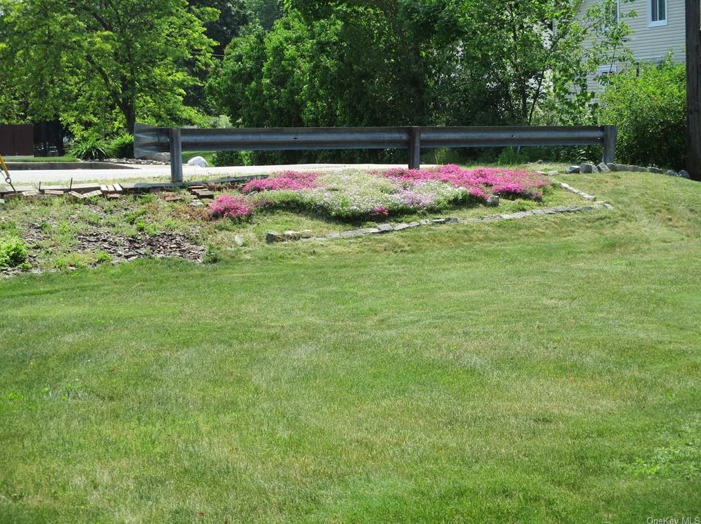 7 Upper Canal St, Port Jervis NY  12771-1242 exterior