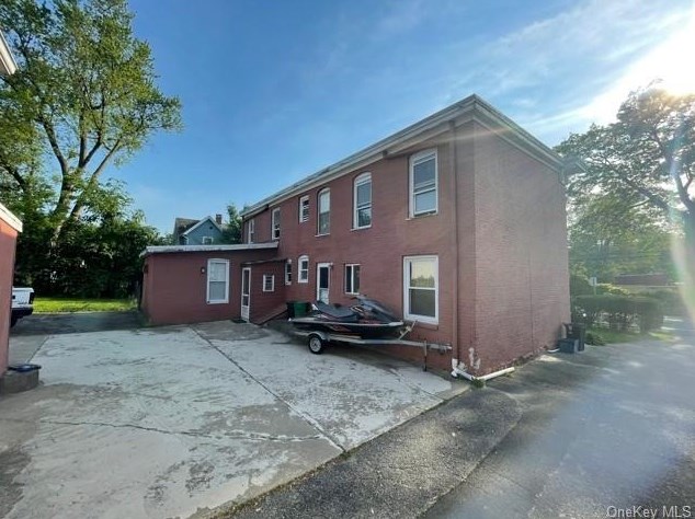 96 Main St, Chestnut Ridge NY  10965-1848 exterior