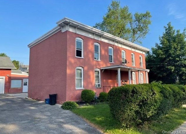 96 Main St, Chestnut Ridge NY  10965-1848 exterior