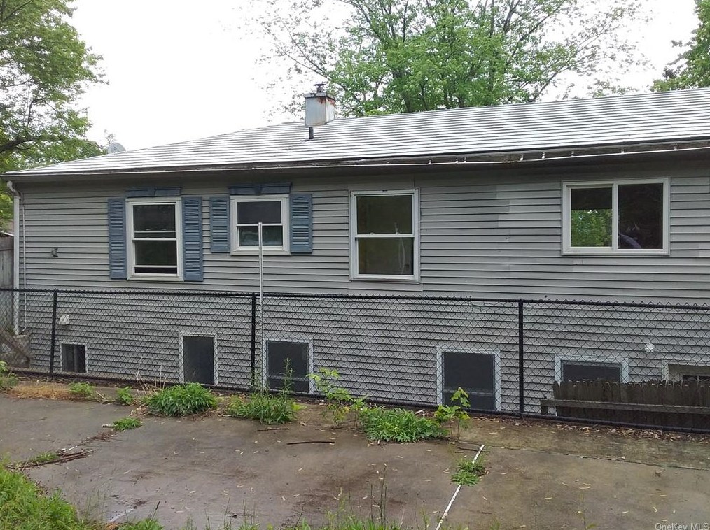 1 Cooper Dr, Monroe, NY 10950-1501