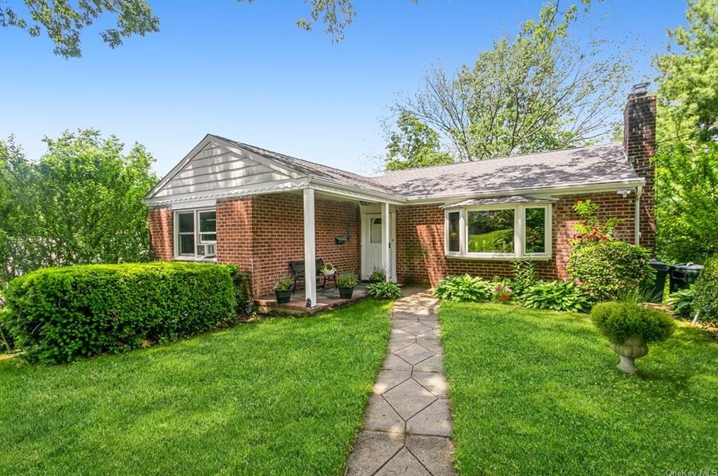 197 Rosedale Rd, Yonkers, NY 10710-2526