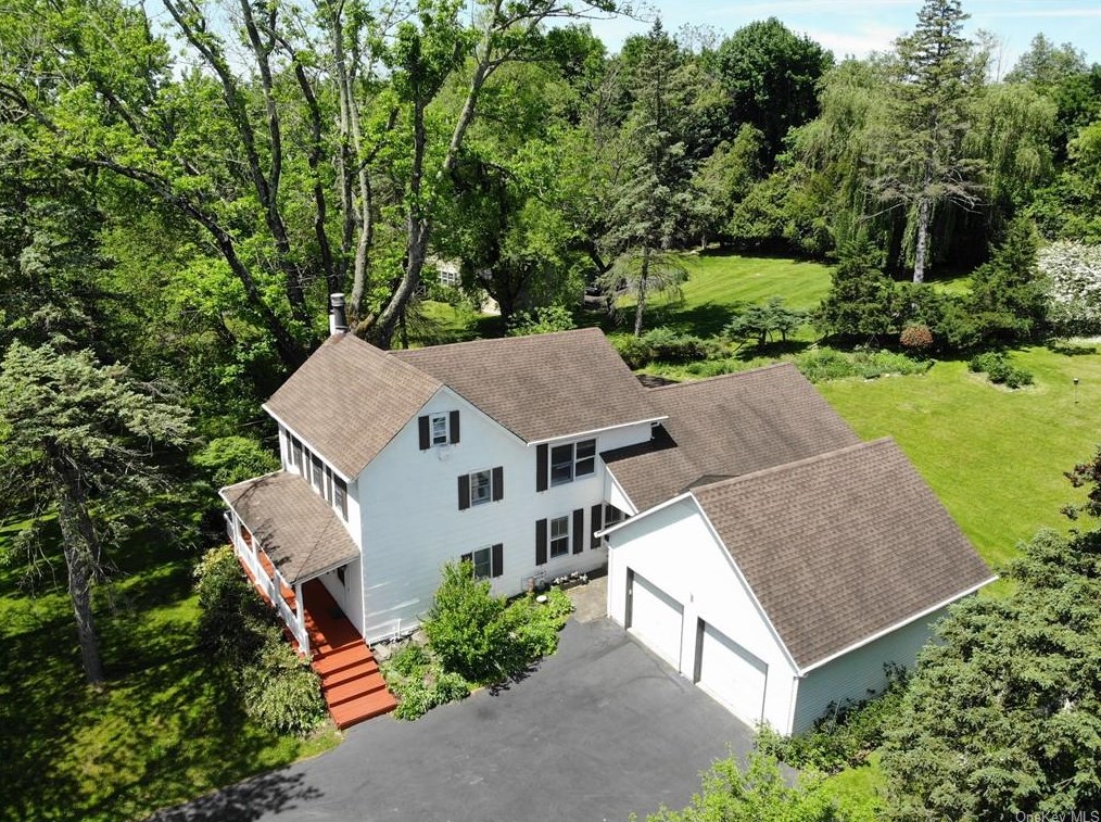 124 Willow Tree Rd, Chestnut Ridge, NY 10952-1122