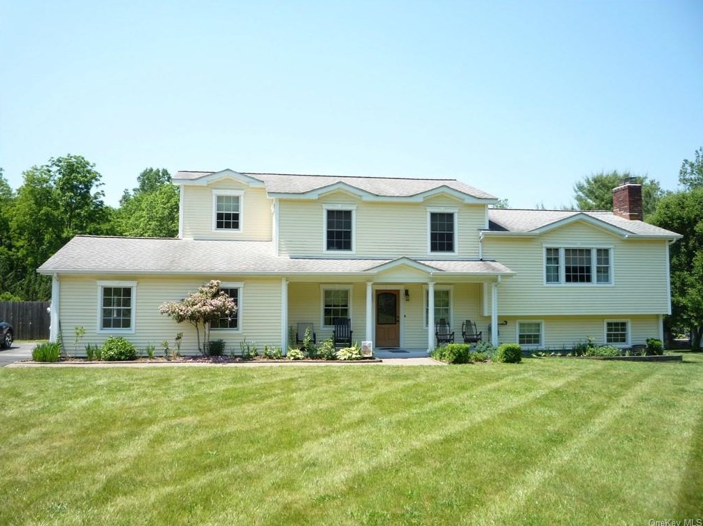 5 Clearview Cir, East Fishkill, NY 12533-6554