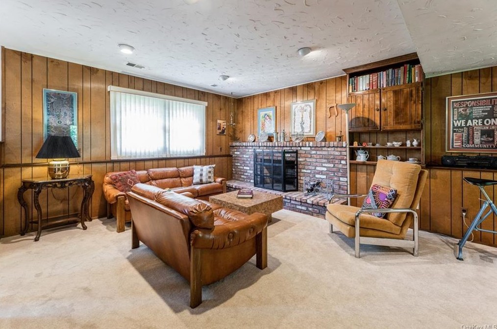 12 Meadow Ln, New City NY  10956-5408 exterior