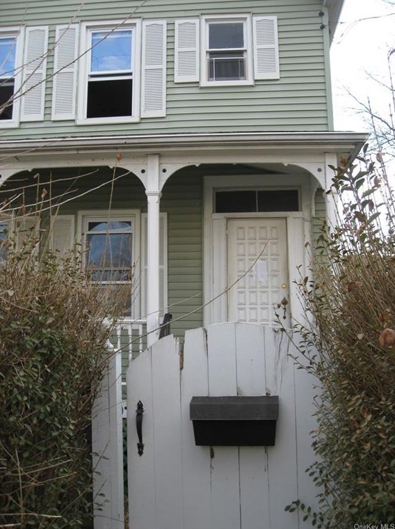 25 Church St, Beacon NY  12508-1911 exterior