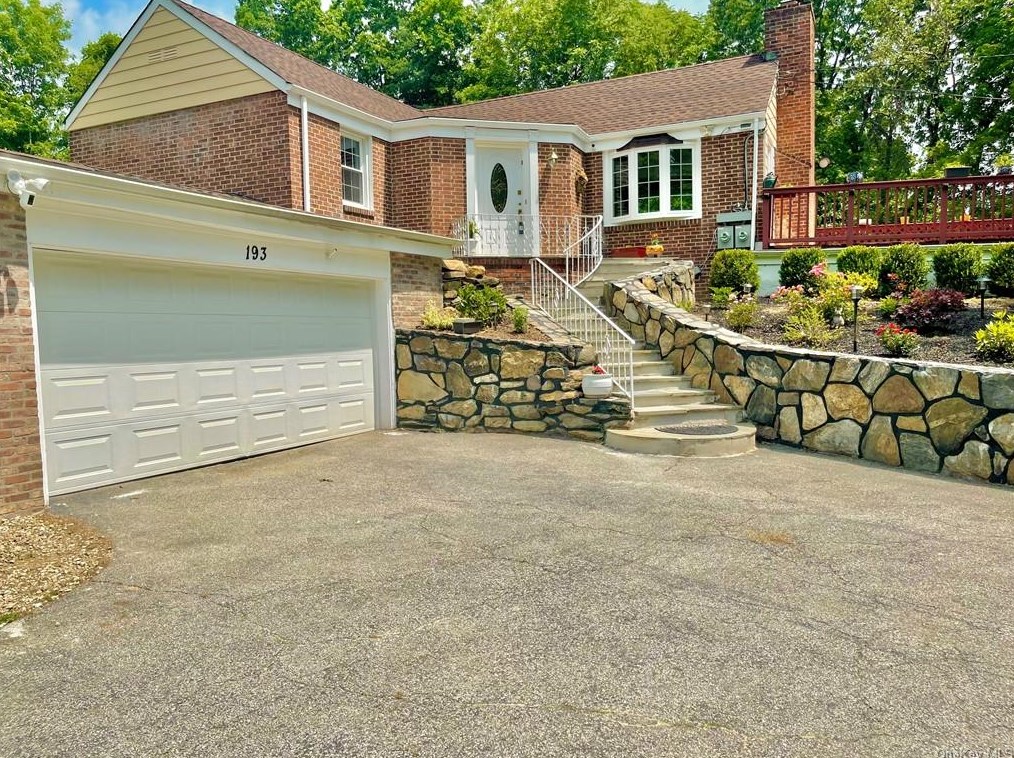 193 Chappaqua Rd, Briarcliff, NY 10510