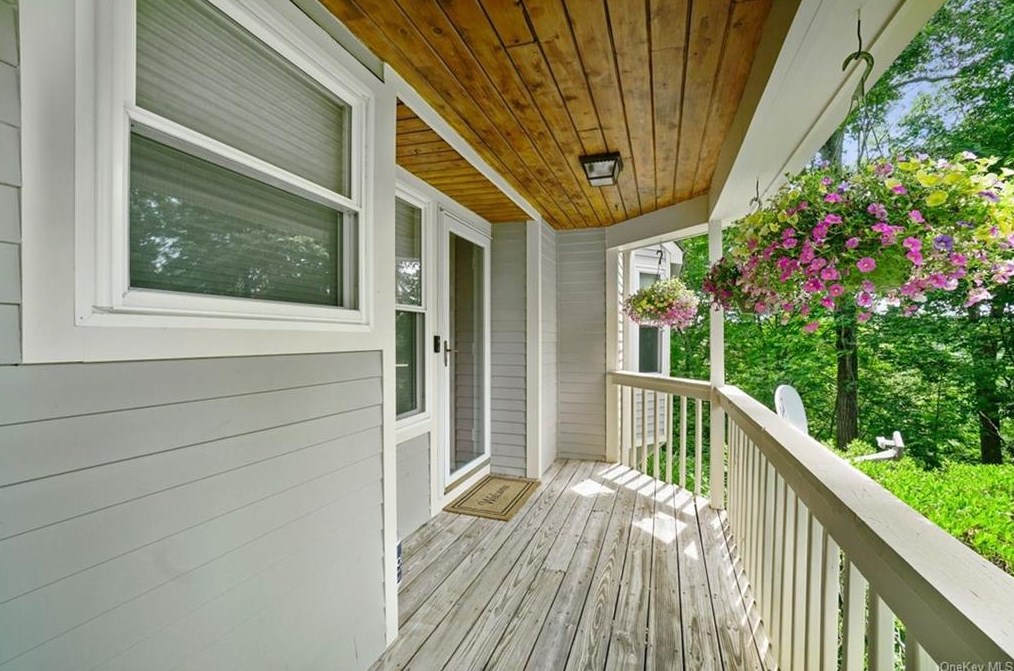 7 Guilford Cir, Goldens Bridge, NY 10526-1127